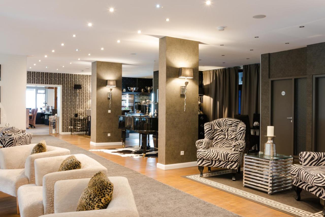 Hotel Luisenpark Bad Bergzabern Eksteriør billede